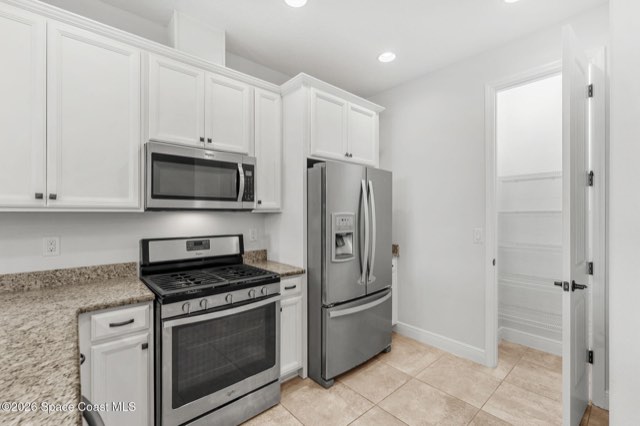 Gas range and refrigerator